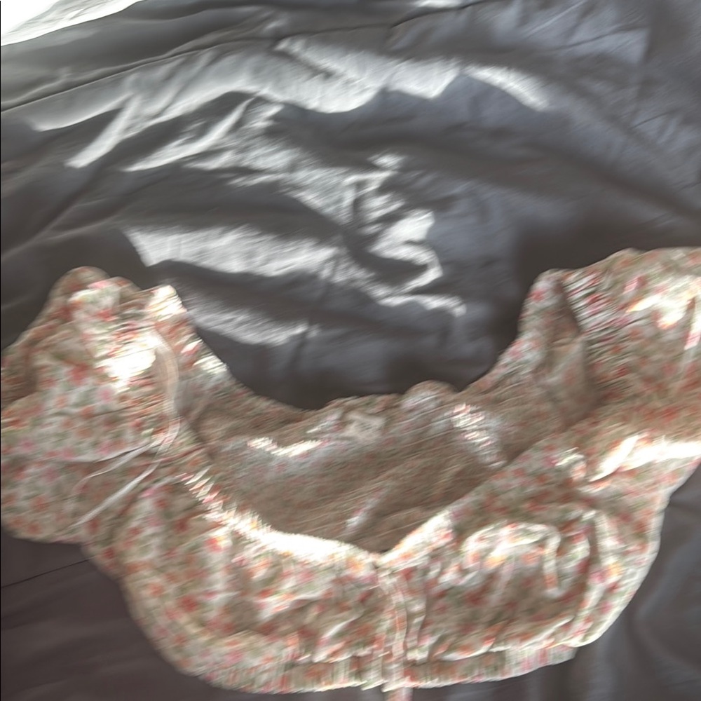 Aeropostale Floral Puff Sleeve Top Never worn